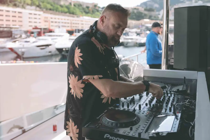The Green Room Yacht Full Travel Package