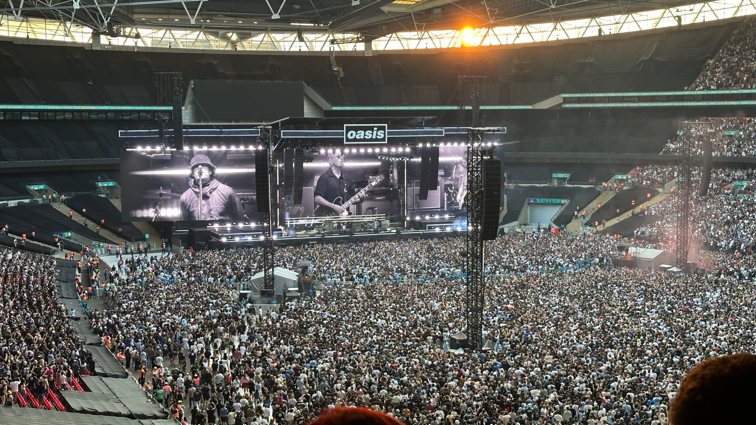 When are Oasis going on tour?