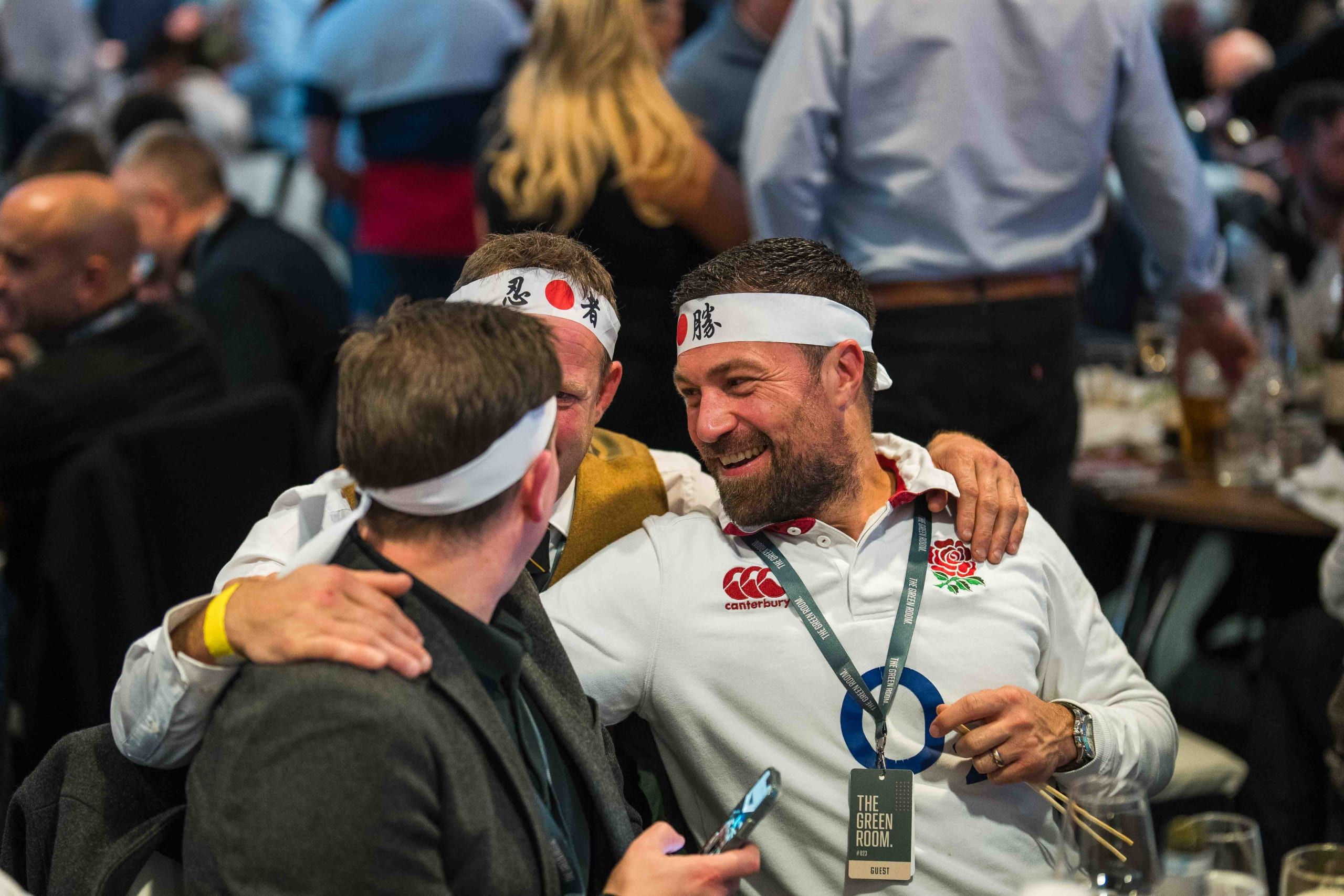 How Does Hospitality Enhance Employee Engagement & Team Bonding?