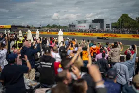 Claim your spot inside the track with unbeatable views of Hangar Straight – one of the hottest overtaking zones on the grid
