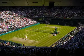 Access to the exclusive Debenture Holders’ Areas including lounges, bars and restaurants
