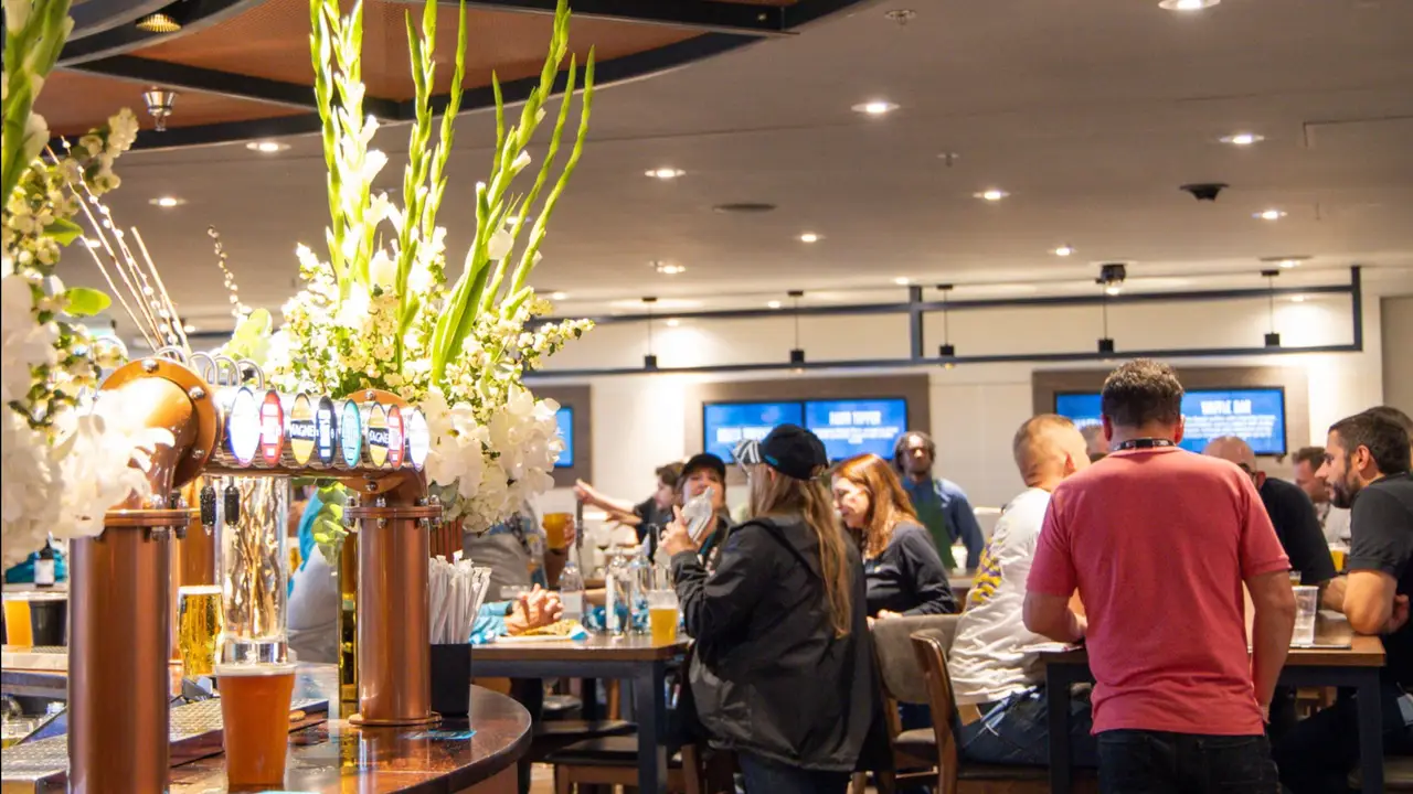Huddle hospitality package